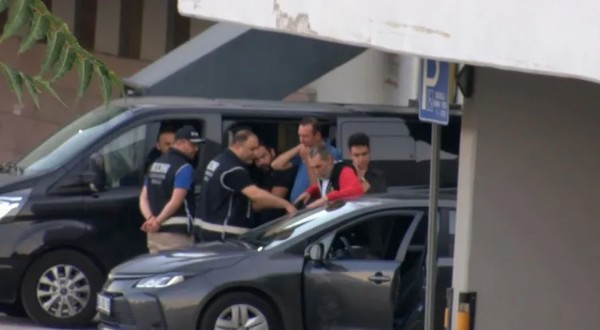 'Size İş Yaptırmayız' Tehdidi! Erdal Beşikçioğlu Rüşvet Vermeyen Vatandaşı Canından Bezdirdi